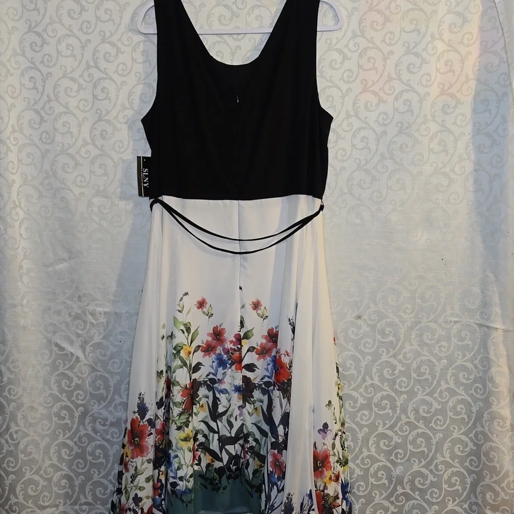 SLNY Black and White Floral Midi Dress - Picture 5 of 9